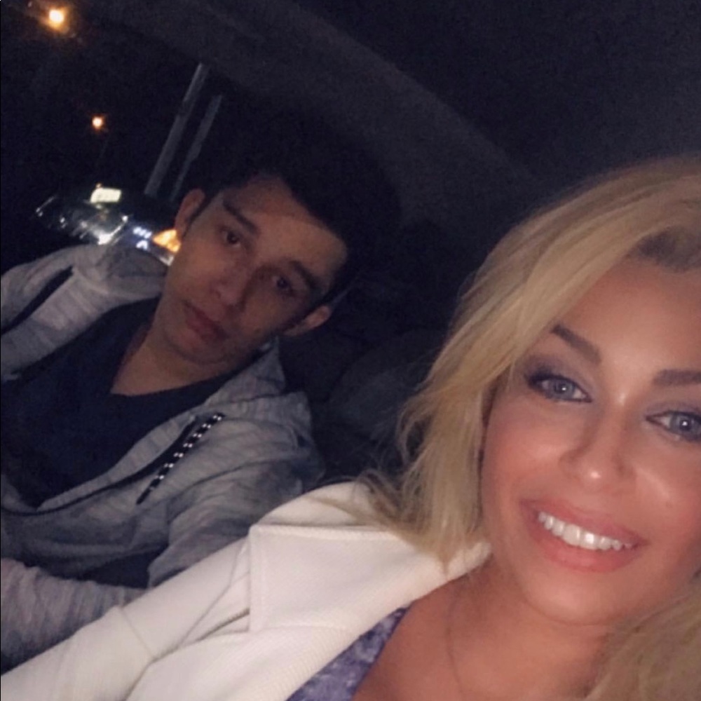 Stephanie & family 🧔🏻👩🏼 👦🏻👧🏻👧🏻👶🏻